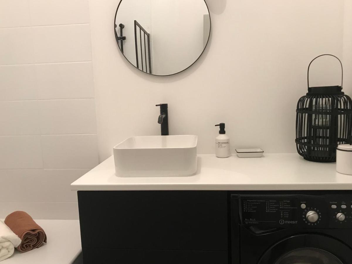 Nimes , Appartement Renove Dans Immeuble Classe. Eksteriør billede