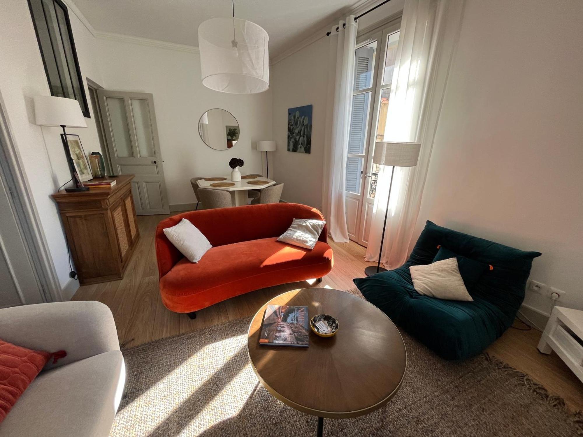 Nimes , Appartement Renove Dans Immeuble Classe. Eksteriør billede