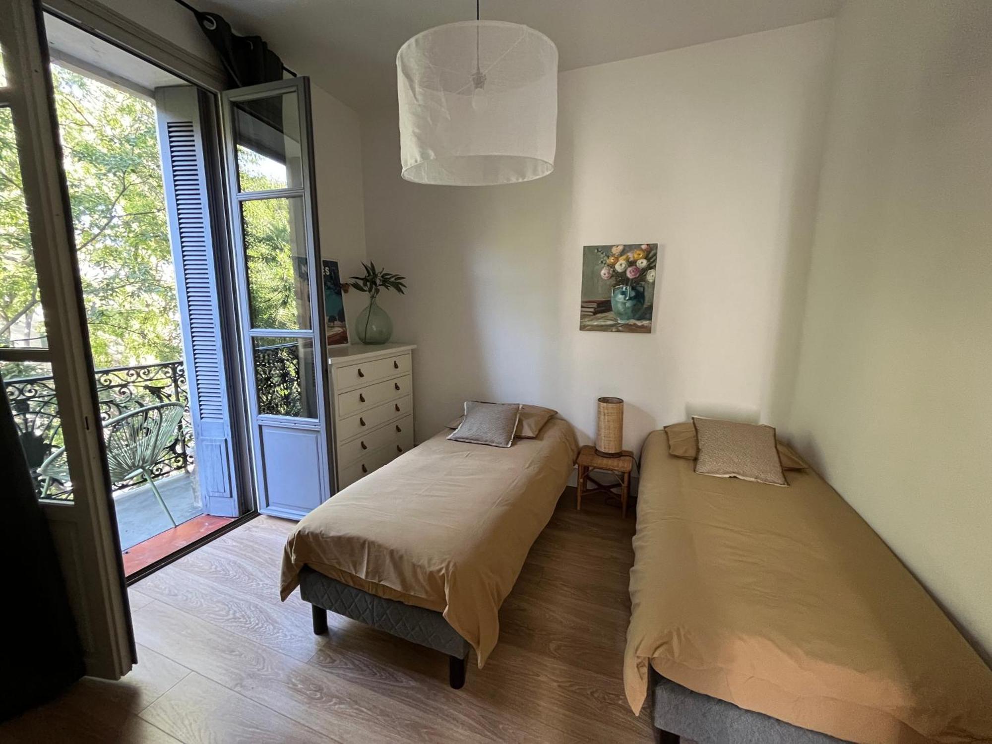 Nimes , Appartement Renove Dans Immeuble Classe. Eksteriør billede
