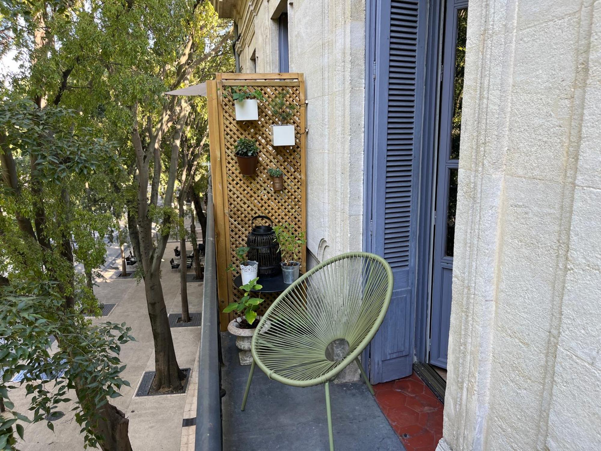 Nimes , Appartement Renove Dans Immeuble Classe. Eksteriør billede