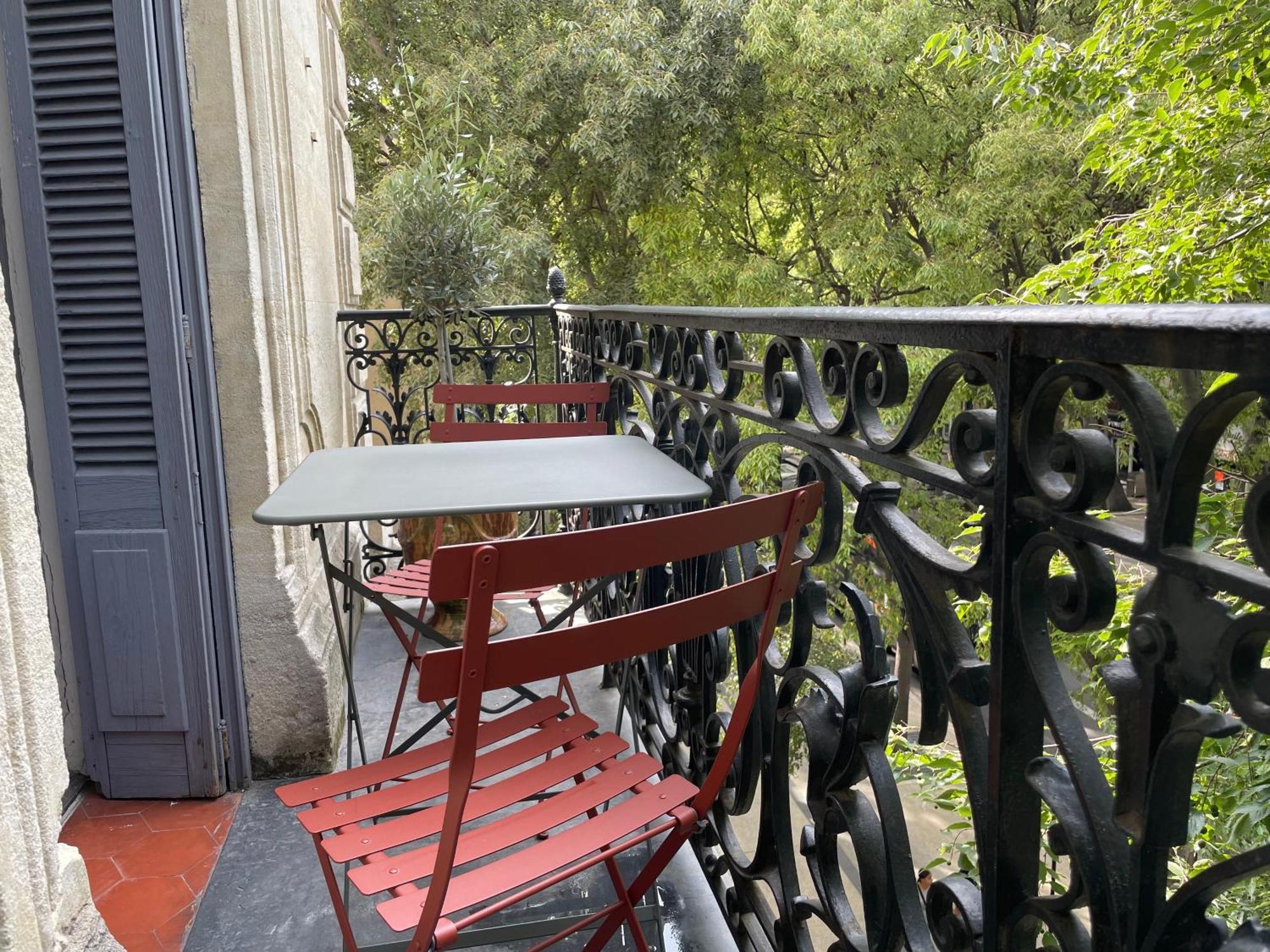 Nimes , Appartement Renove Dans Immeuble Classe. Eksteriør billede